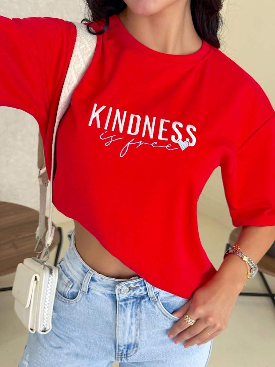 Camiseta Oversized Kindness (Todos Los Colores)